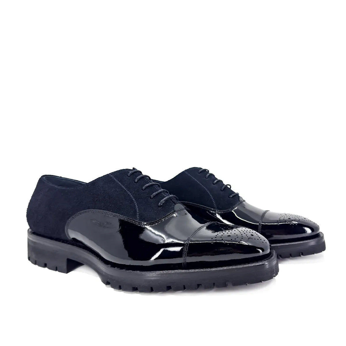 Denver Oxford Shoes II in black patent leather and suede