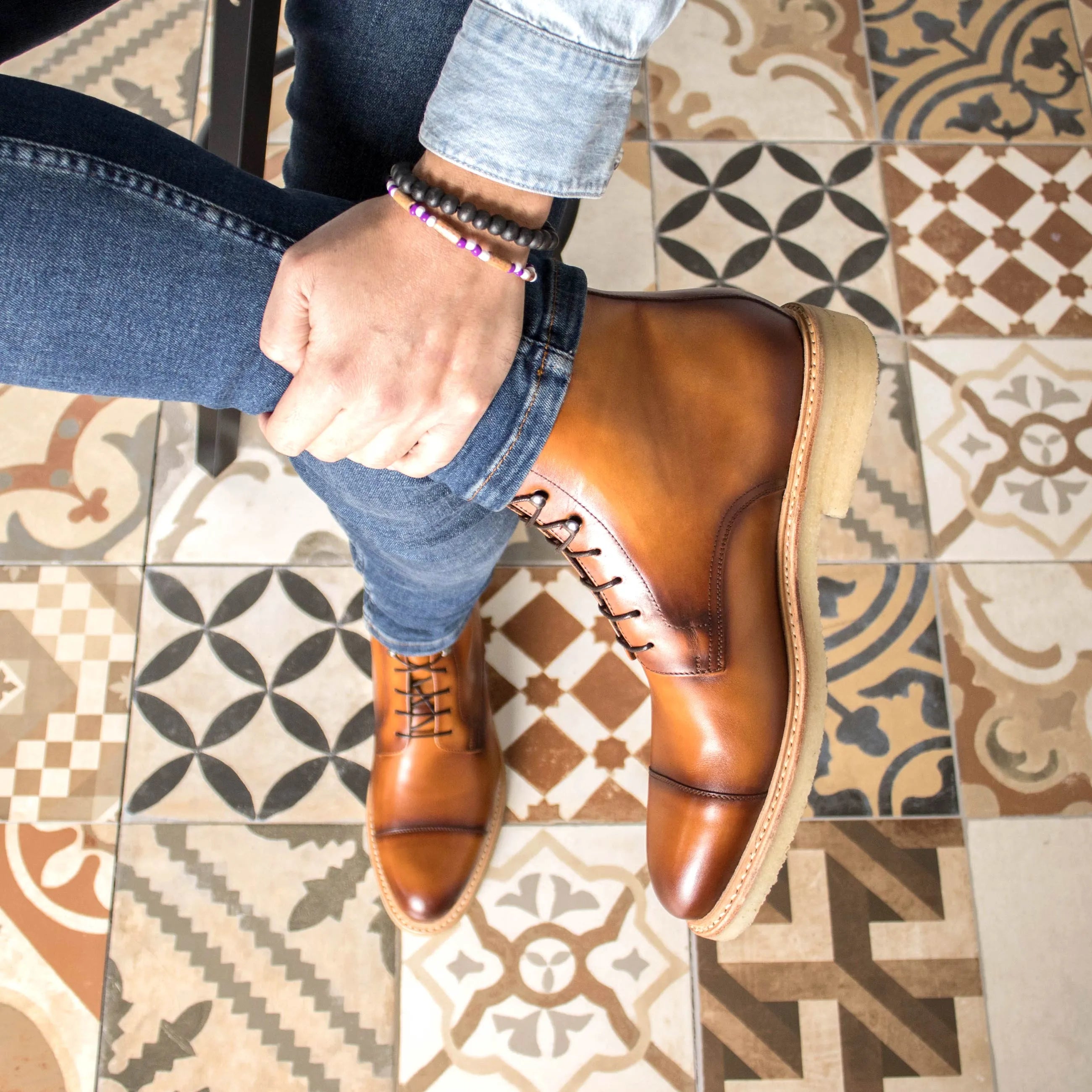 Disray Jumper Boots brown leather cap-toe design