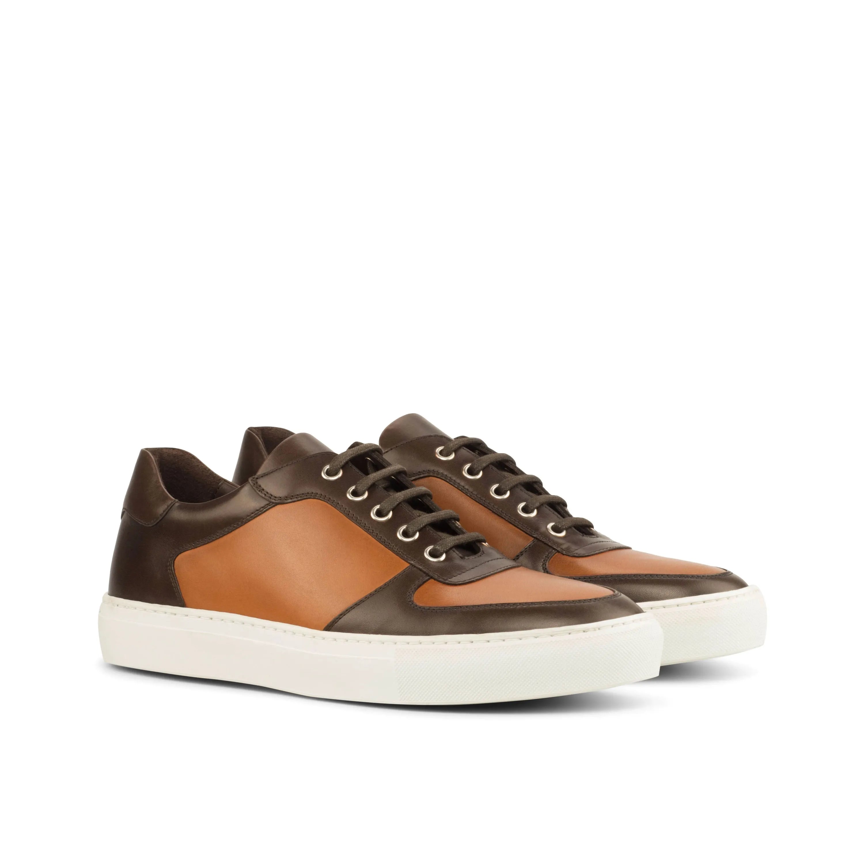 FG39 low painted calf trainer sneaker with two-toned leather