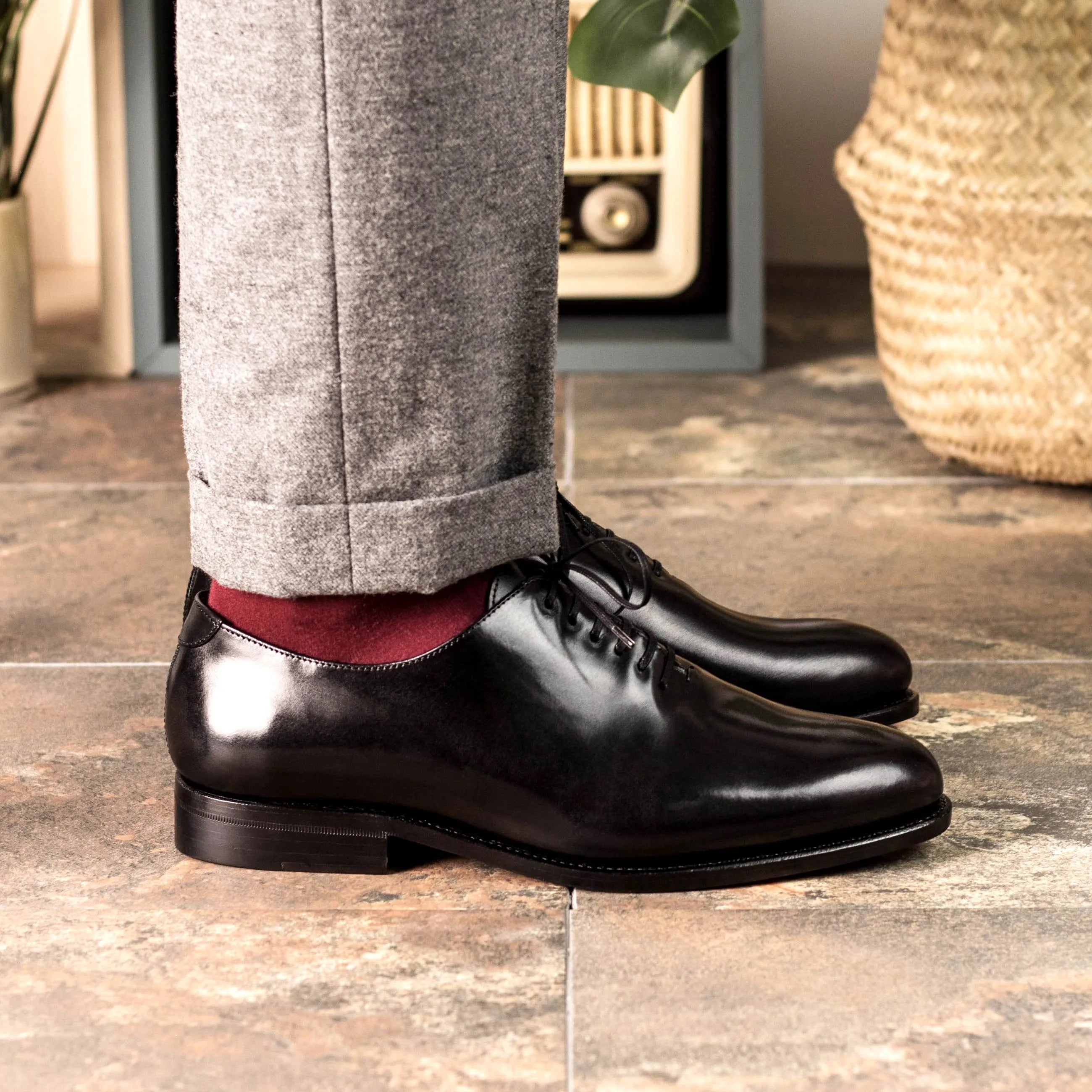Hans wholecut shoes: black leather dress shoes