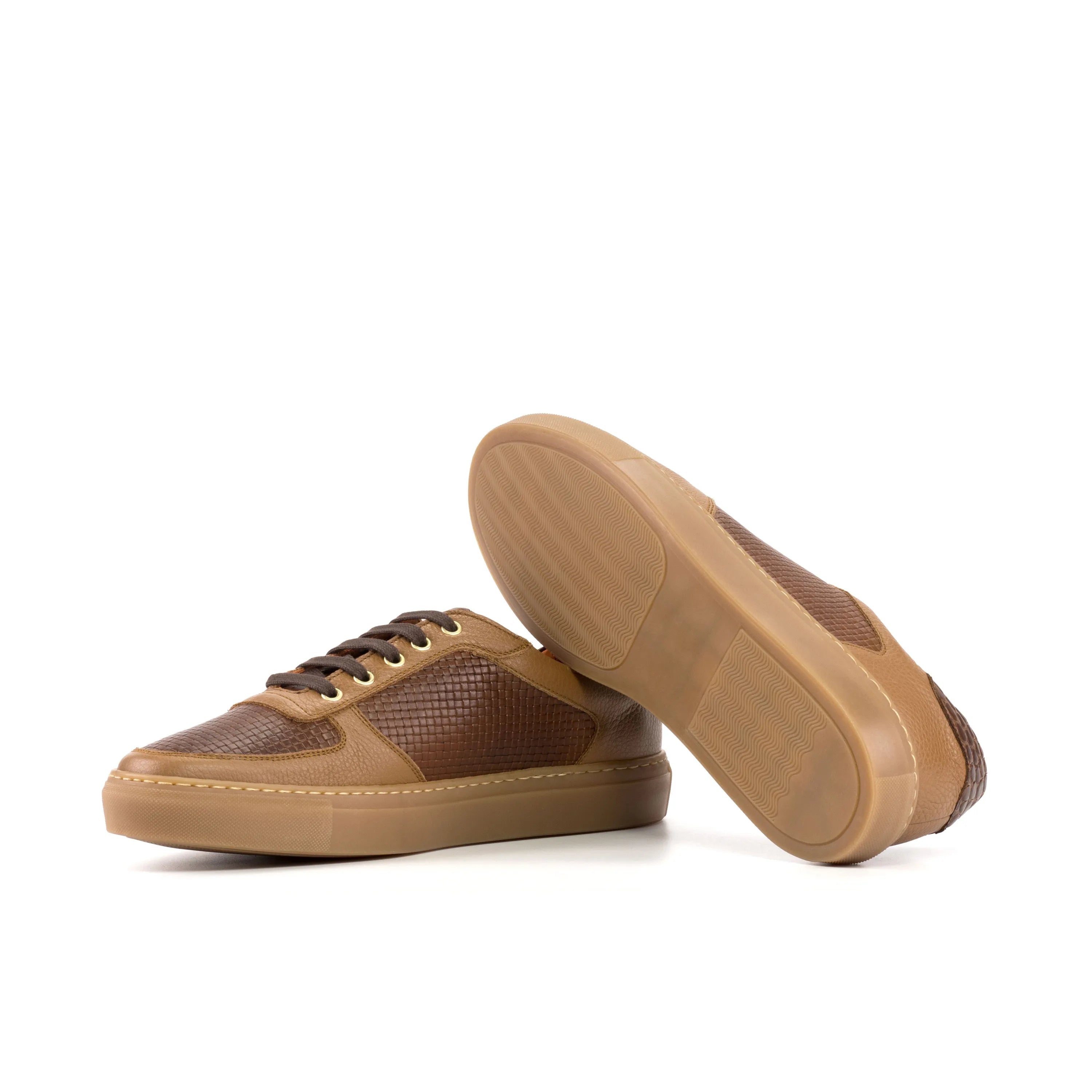 Nomad low top sneaker in med brown calf leather