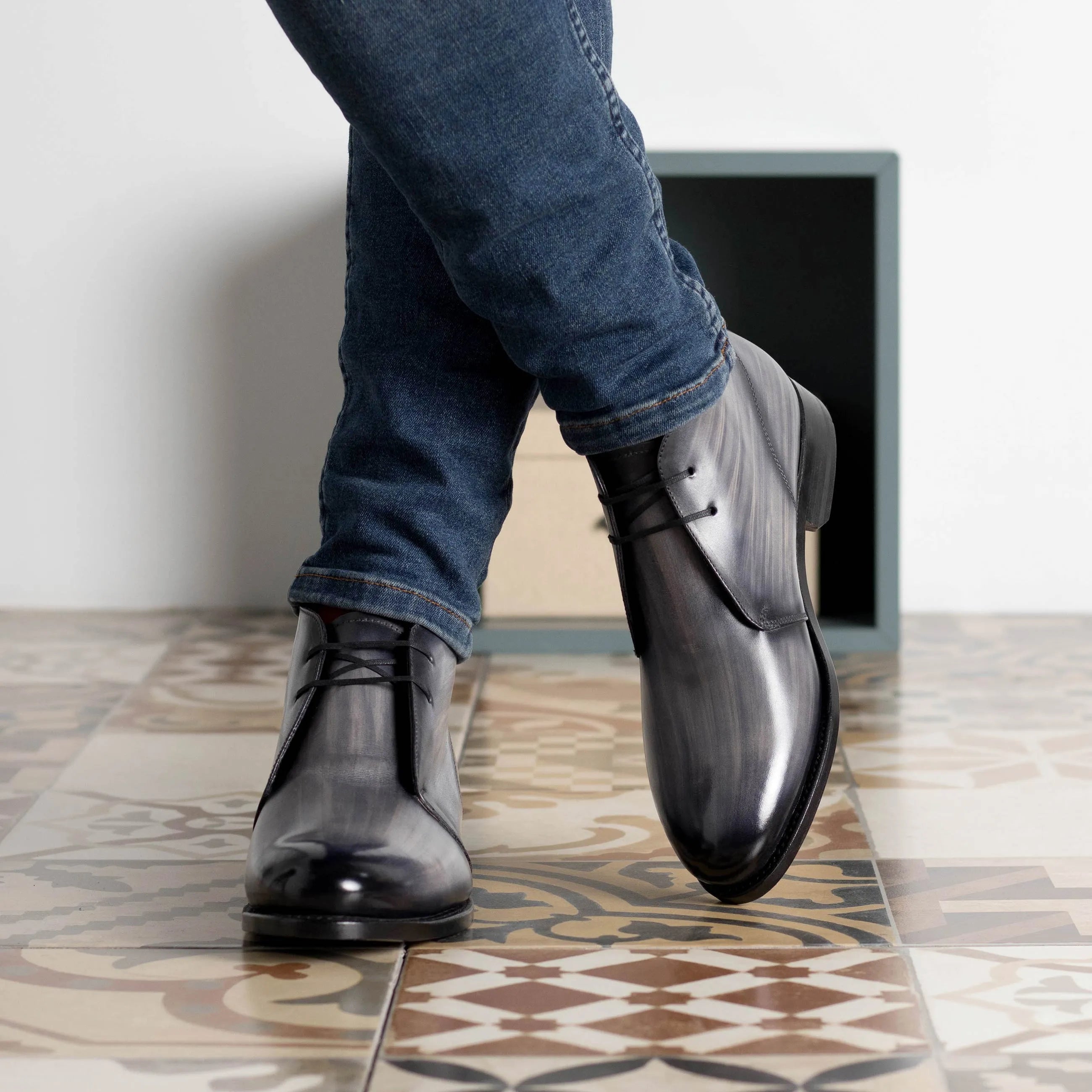 Othello Patina Chukka boots in gray leather, back view