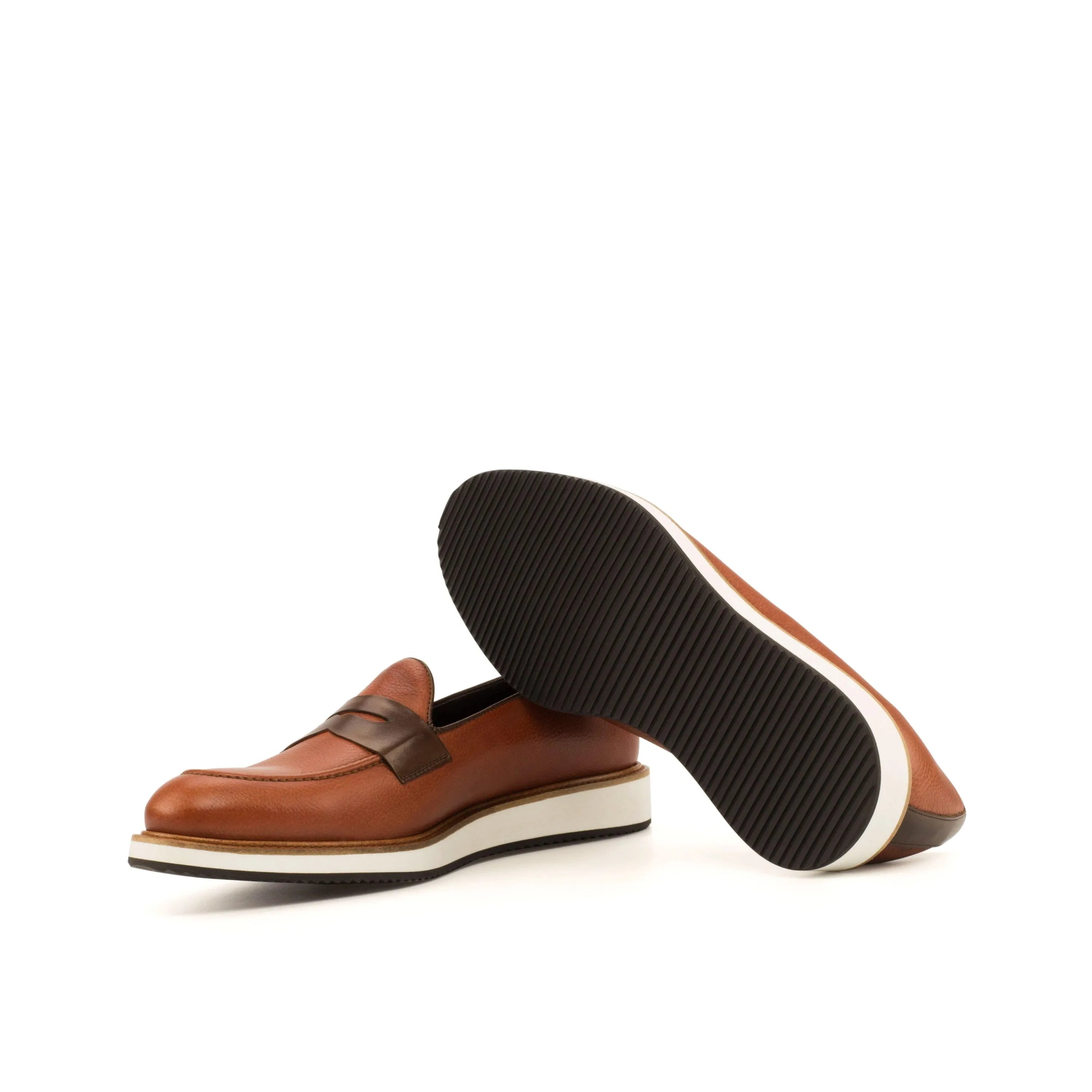 QE04 loafers with brown leather, white soles and rounded toe