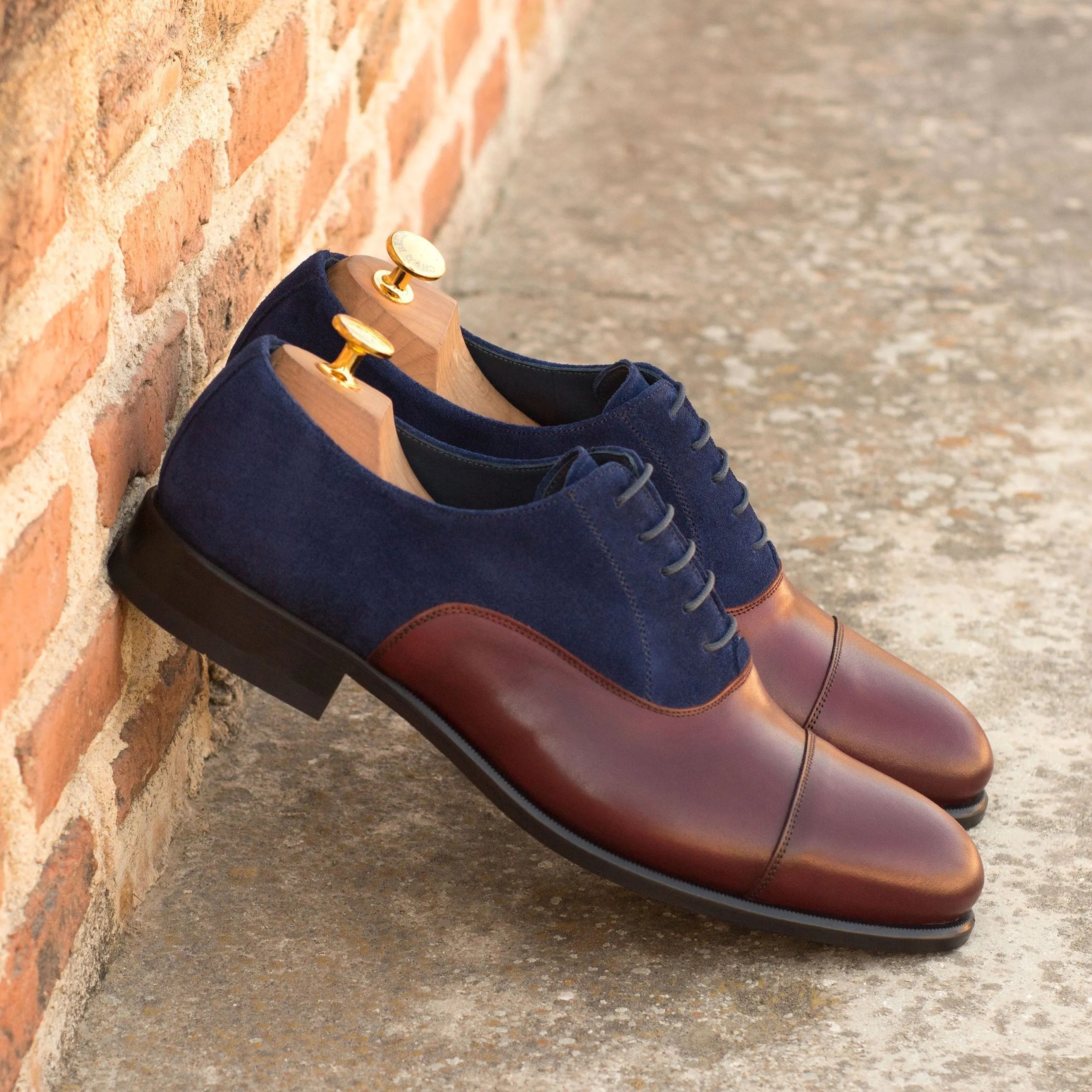 Two-tone leather WR11 Oxford shoes back view