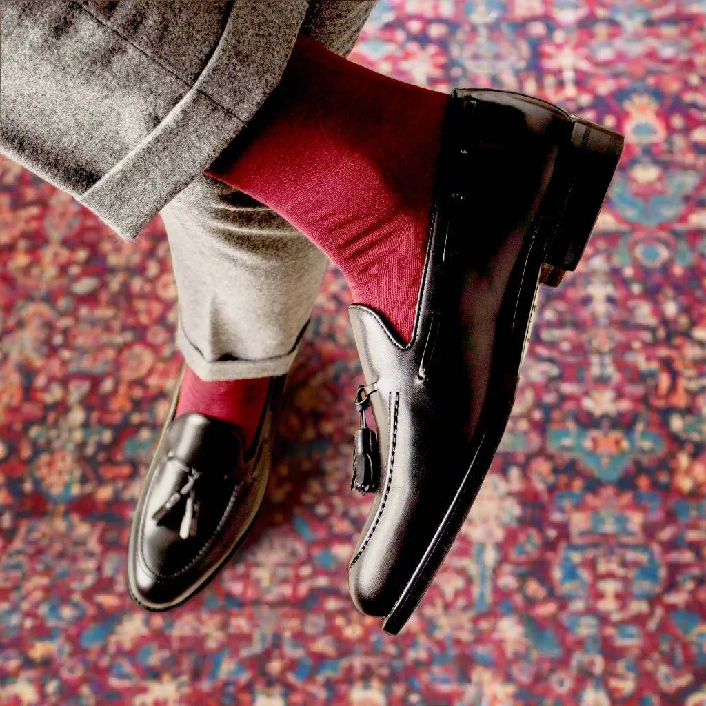 Black leather tassel loafers model 5911 with cut and fast shipping