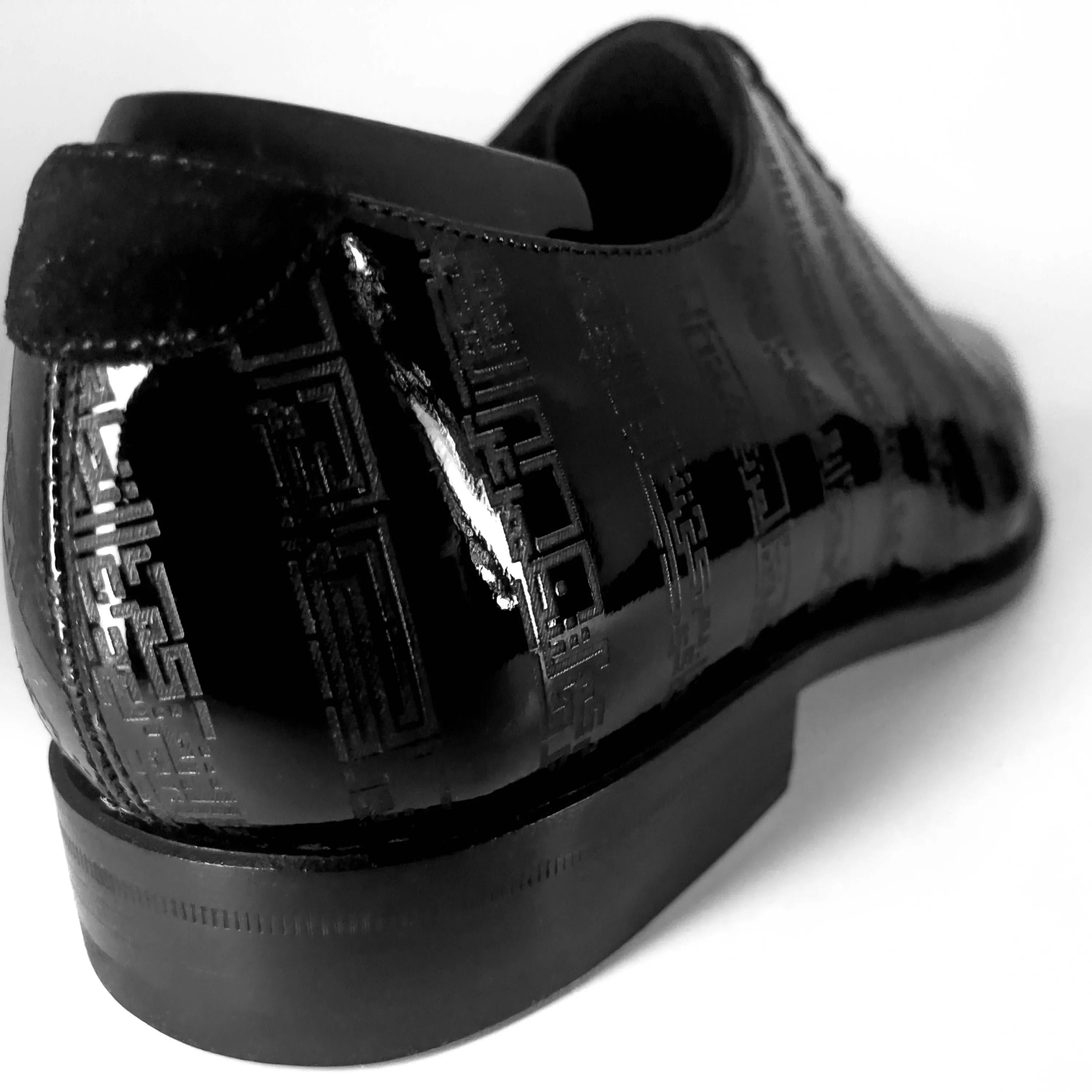 Black patent leather Before The Throne wholecut shoes