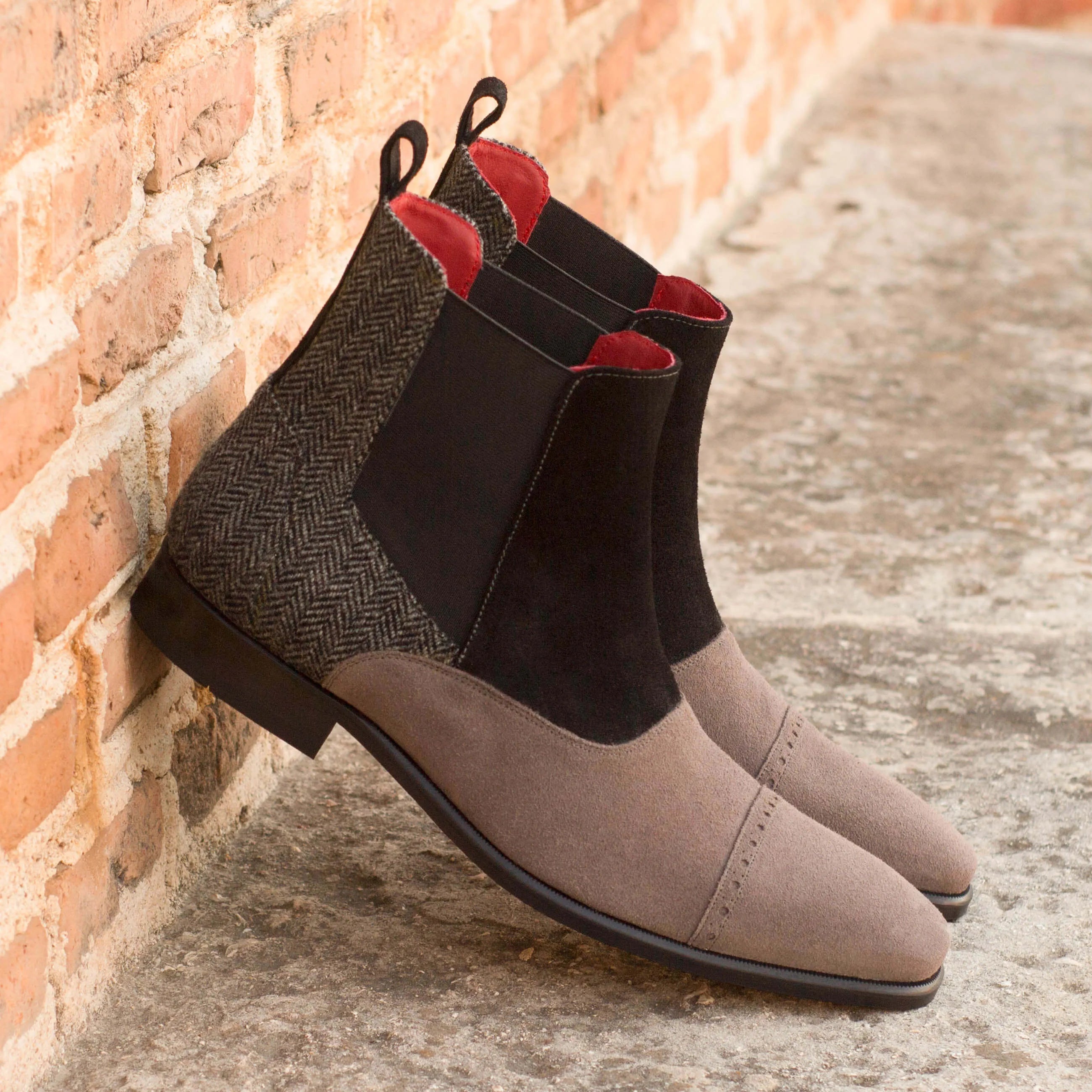 CM20 Chelsea boots for men with multi-textured design