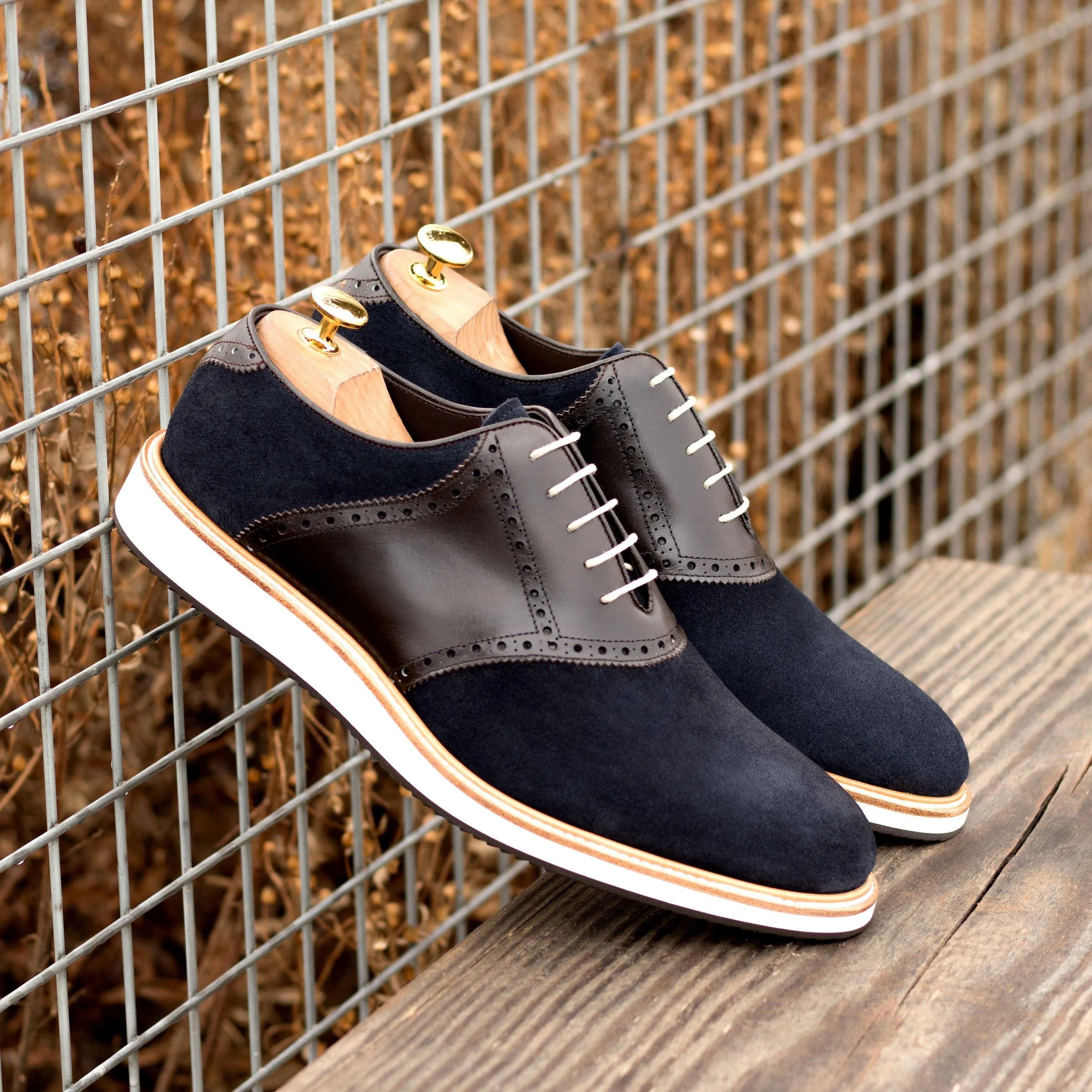 D49 saddle shoes with two-toned leather and suede