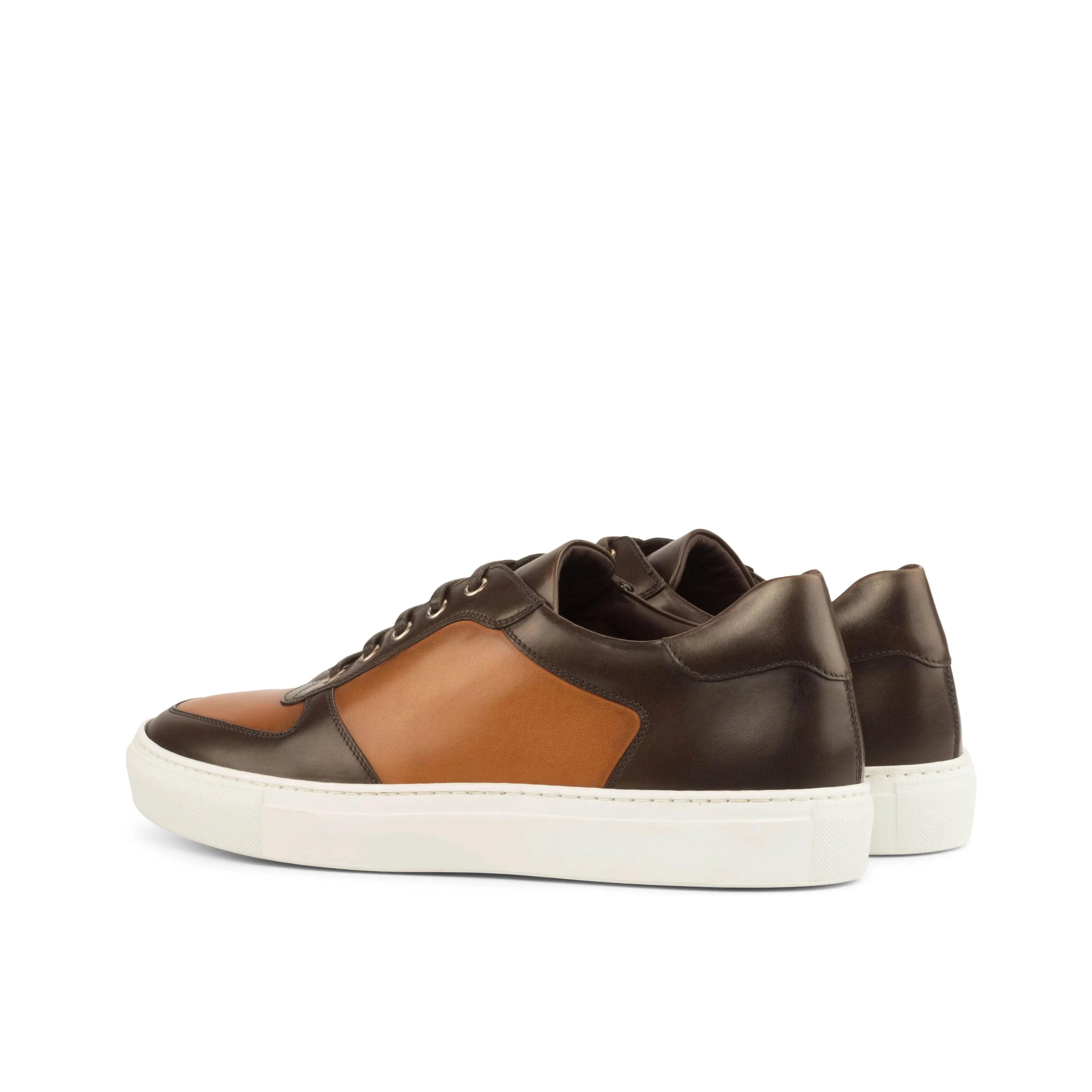 FG39 low painted calf trainer sneaker with two-toned leather