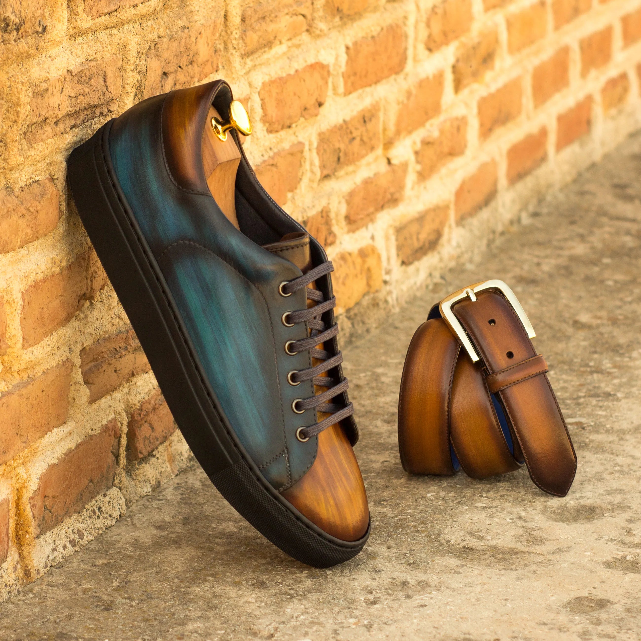 Hiob Patina Hamptons belt with stylish blue brown leather sneaker