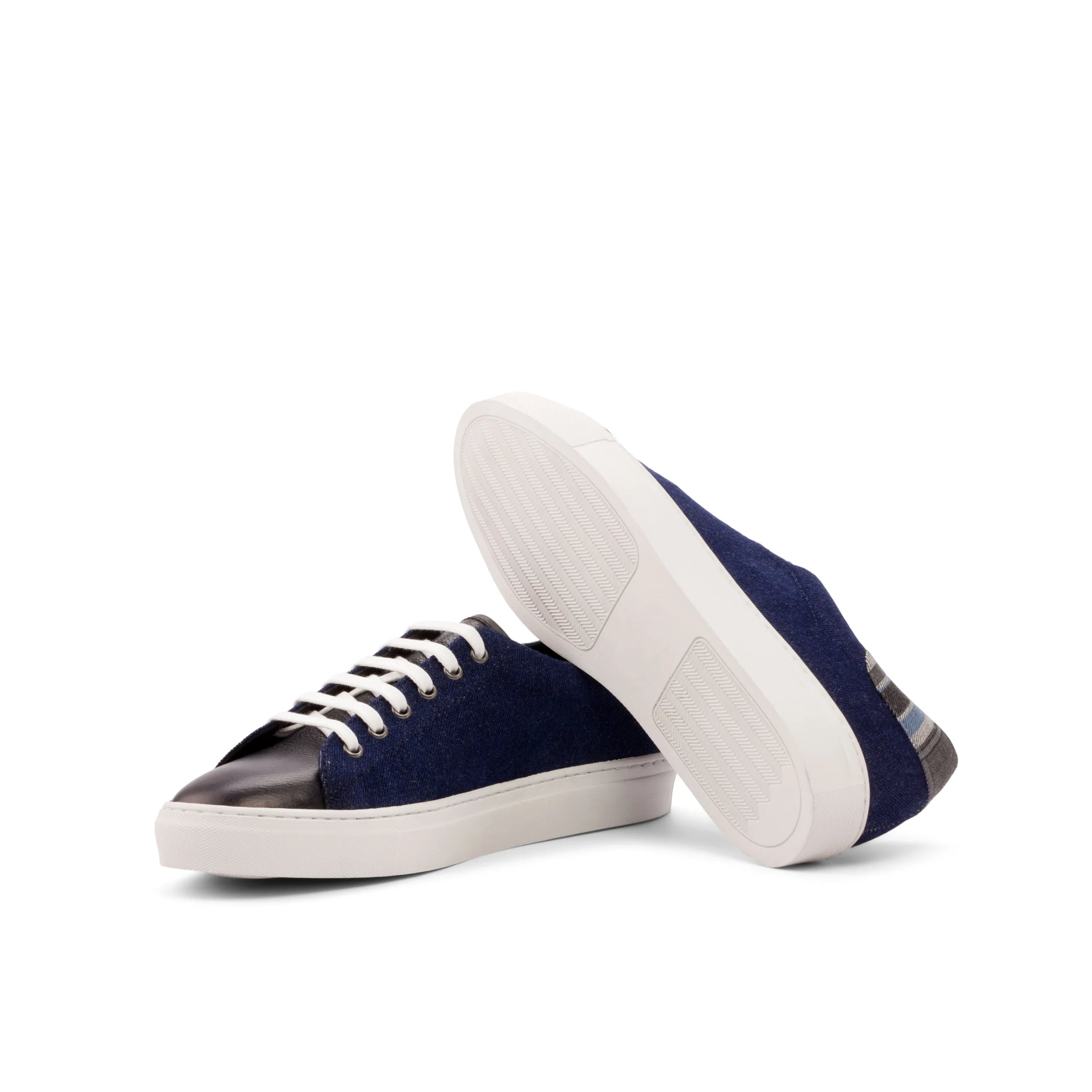 Ioway trainer sneaker pair in navy and black