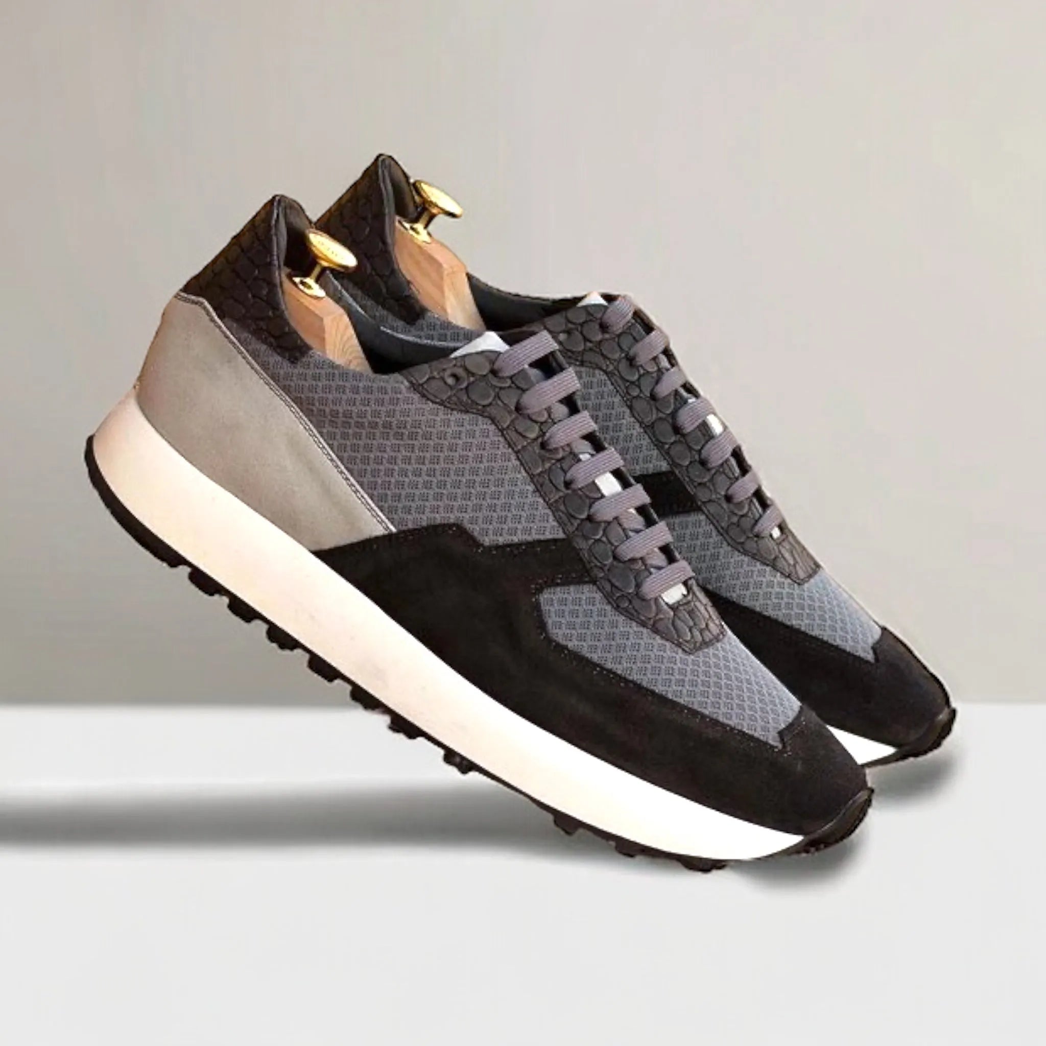 Kenricks chunky trainer sneaker in stylish gray and black