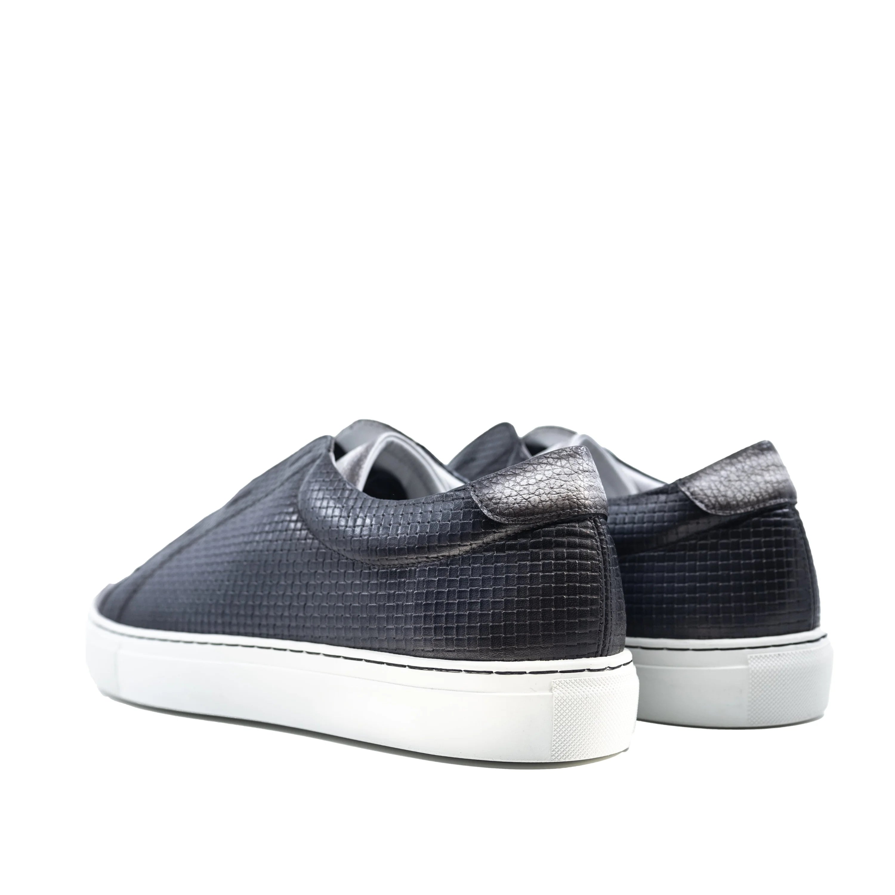 Leo19 laceless sneaker in black Italian leather with white sole
