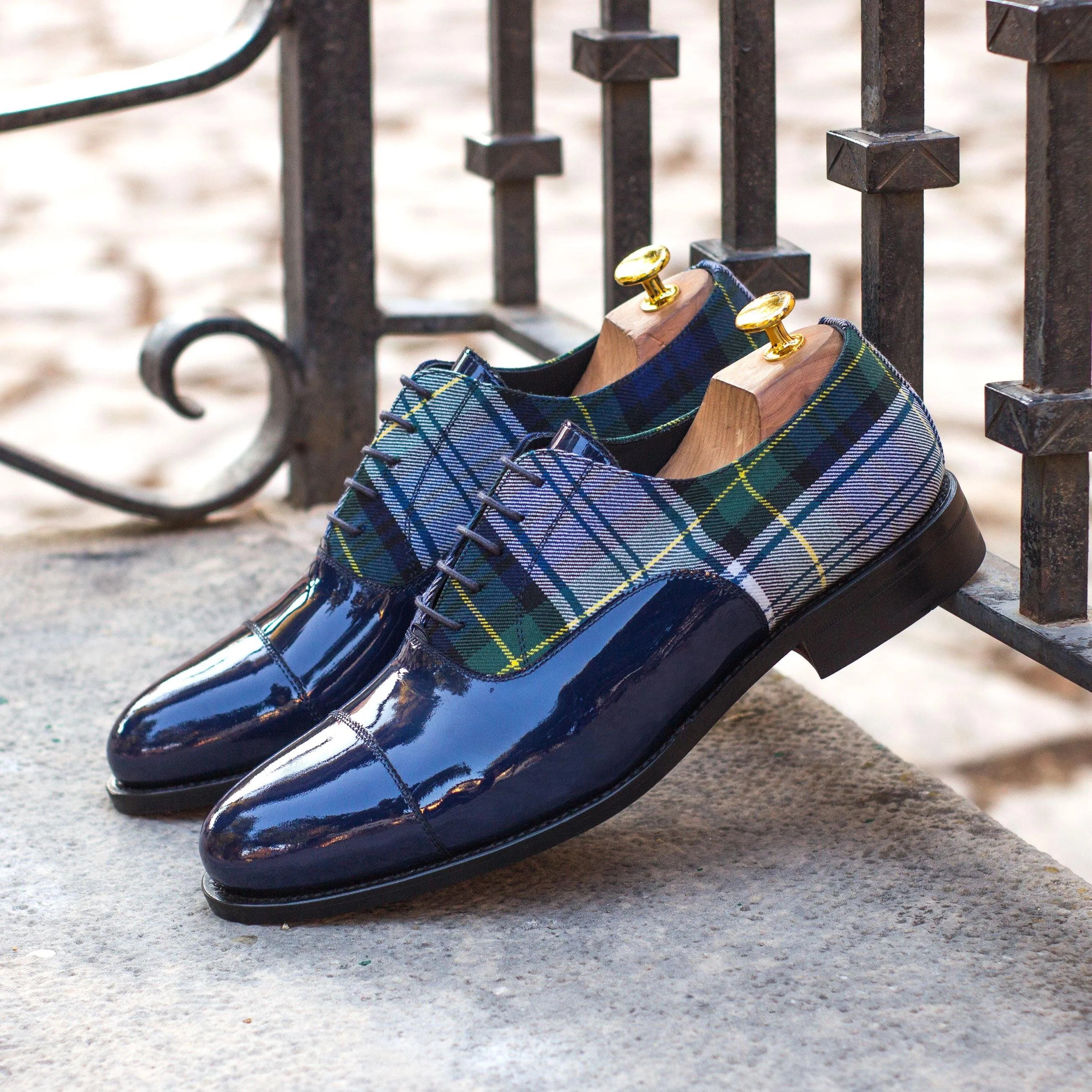 Monty Oxford shoes in patent leather and plaid design