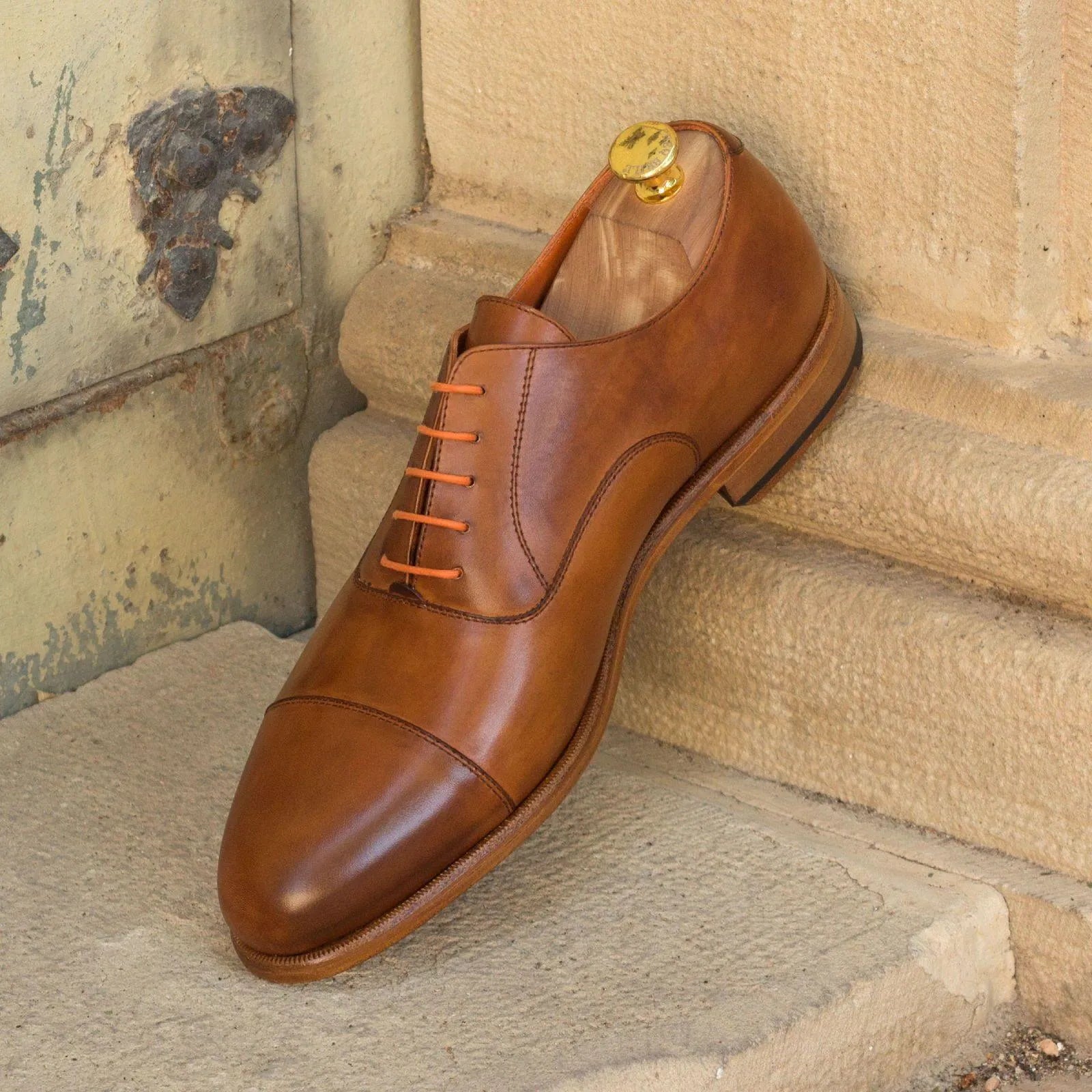 Saint Oxford Shoes: brown leather with orange laces