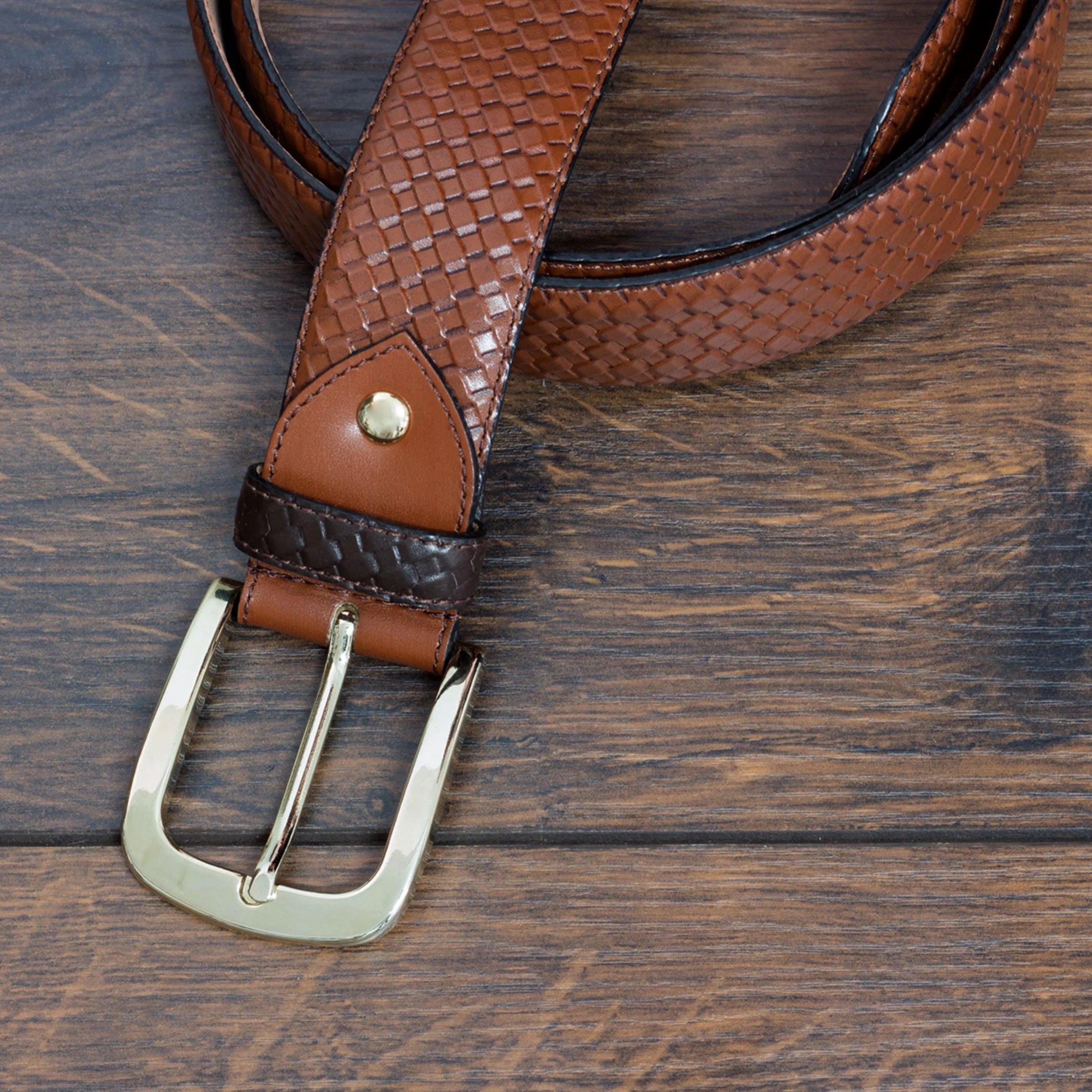 Textured Hampton Belt II in medium brown with gold buckle