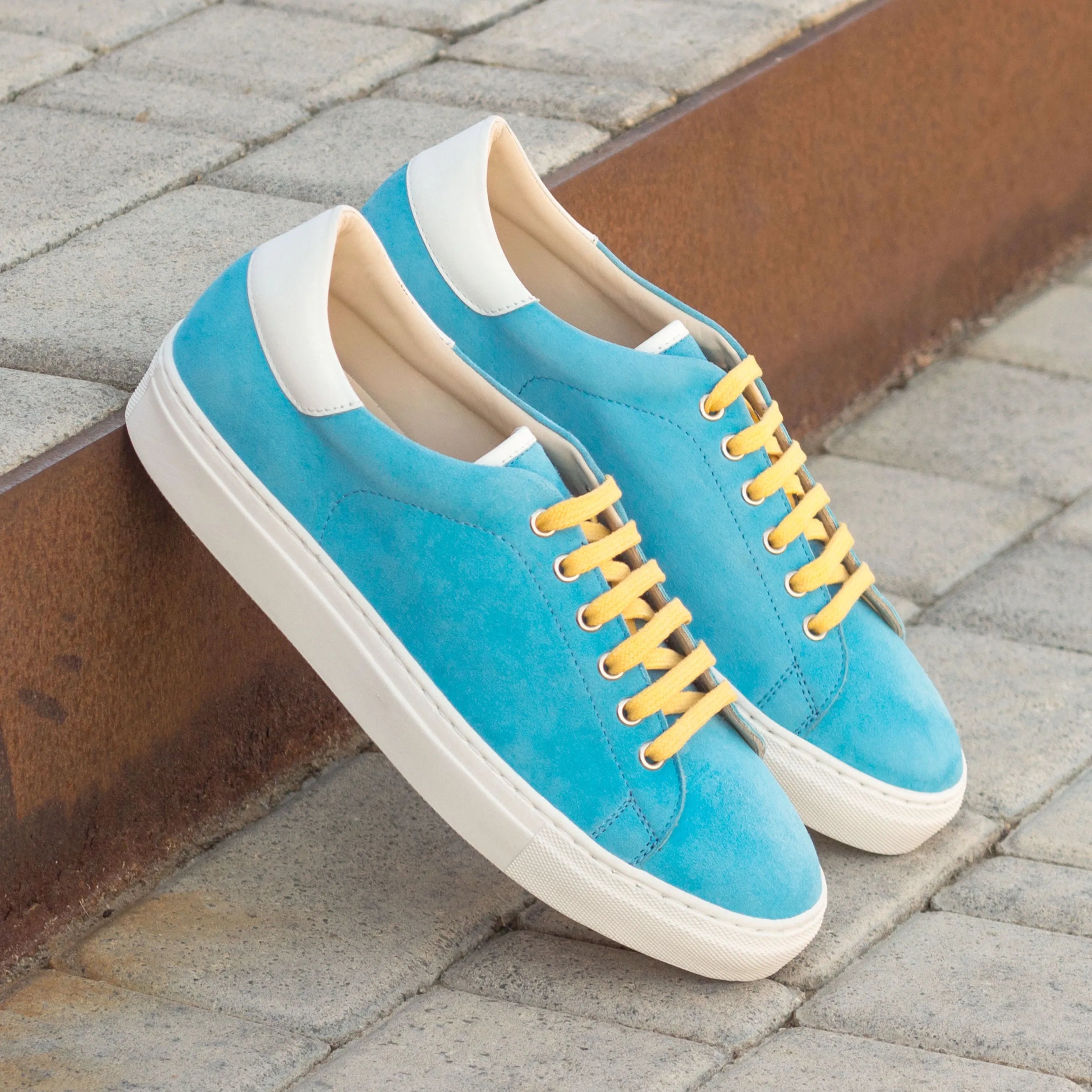 Usainit trainer sneaker in turquoise suede with yellow laces